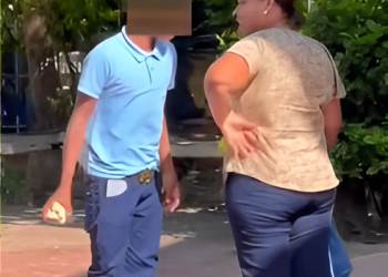 UN ESTUDIANTE A UNA PROFESORA