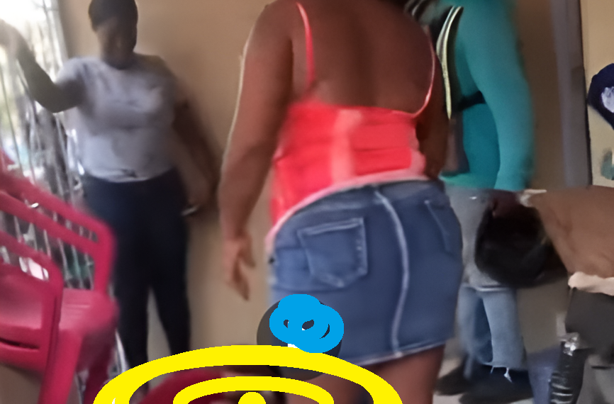 DOS DAMAS POR UN HOMBRE QUE SE SACÓ 300 MIL