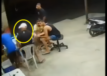 EN UN JUEGO DE DOMINÓ