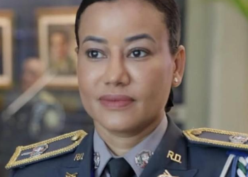 UNA CORONEL PUESTA EN ALTO