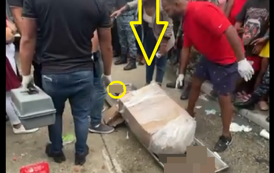 EN UNA CAJA