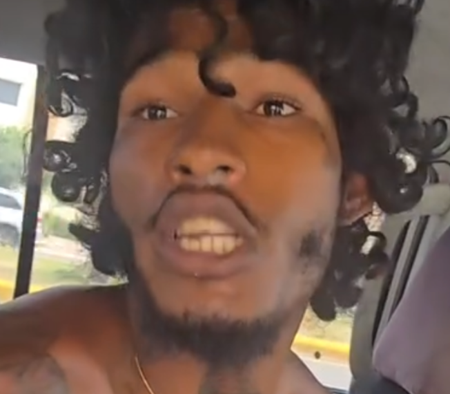 Con la ayuda de Toxic Crow